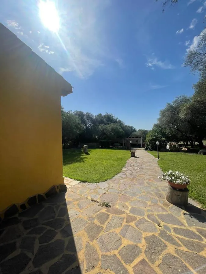 Azienda Agrituristica Contras Olbia 0*,